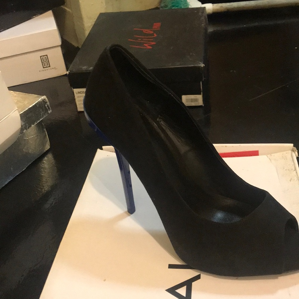 Pumps - Picture 2 of 2